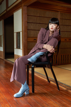 秋元梢さんが履きこなす、 CHARLES & KEITH の秋冬ブーツ。