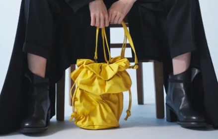 discord Yohji Yamamotoのアイコニックなバッグ、ANANASに新色が登場。